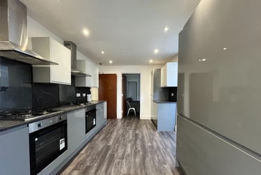 9 bed house, St. Lawrence Road, North Hill, Plymouth, PL46HN - Image 4